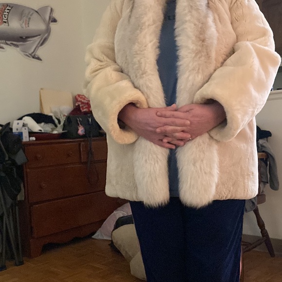 Cream Mink coat beautiful condition - Picture 2 of 2